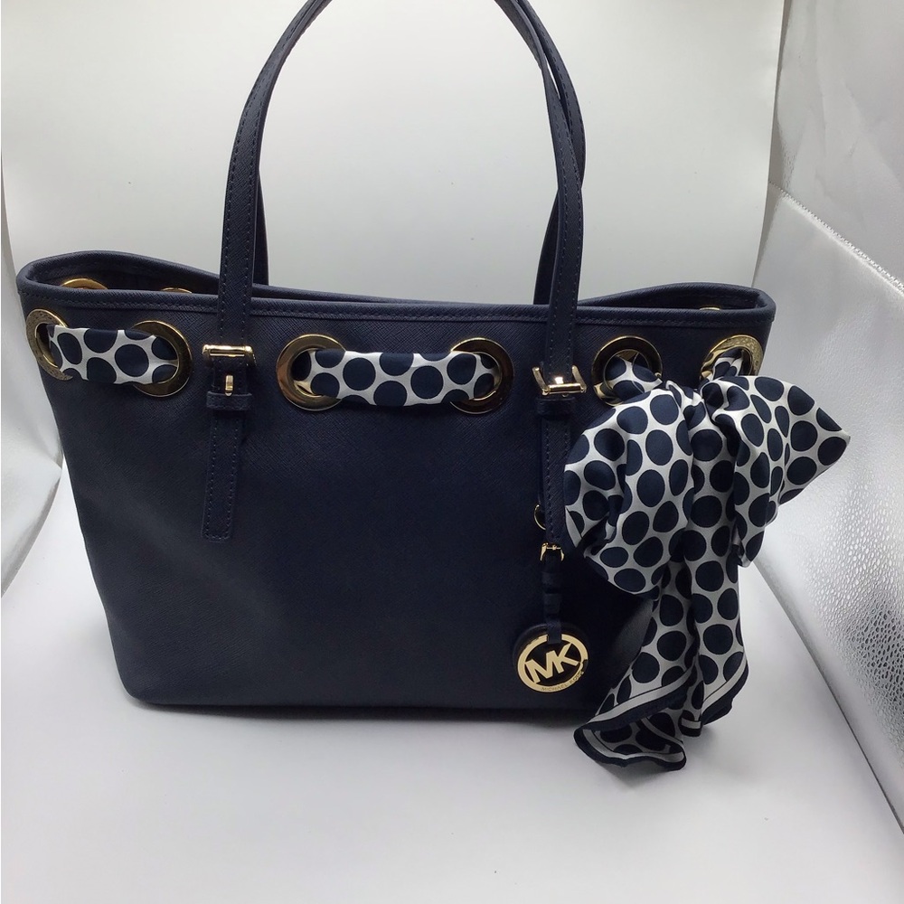 MICHAEL KORS NWT GORGEOUS NAVY LEATHER TOTE BAG WITH BLUE/ WHITE POLKA DOT SCARF